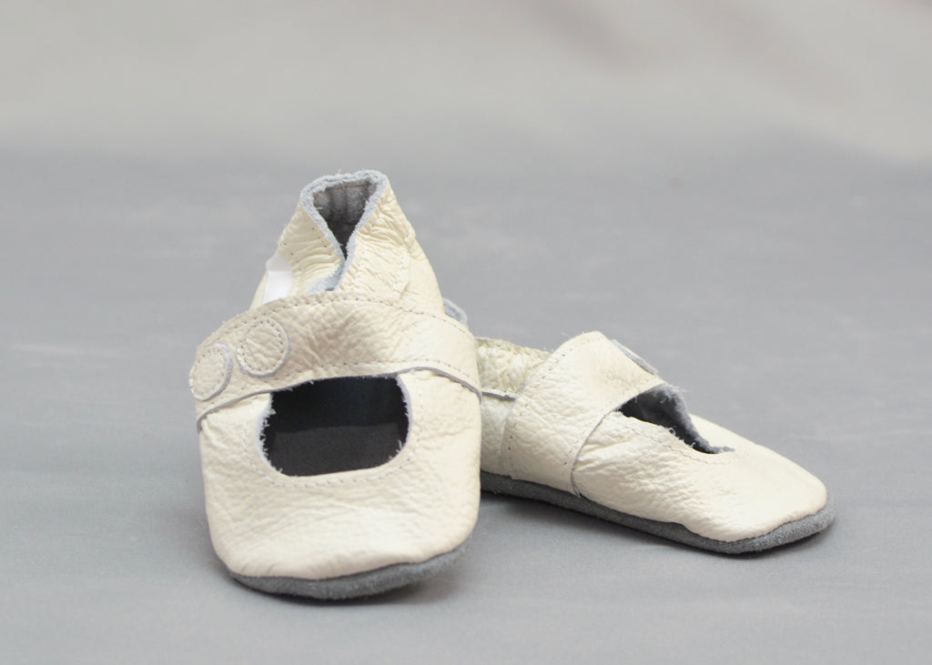 gaffel strøm Ryd op Catia Leather Shoes – Dahlia Weddings and Baptisms